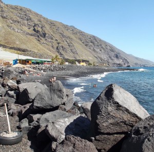 Malerisch und bei Touristen sehr beliebt: El Remo und seine Strandlokale. Foto: La Palma 24