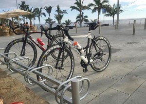 Fahrradständer: auch in Puerto Naos. Foto: Los LLanos